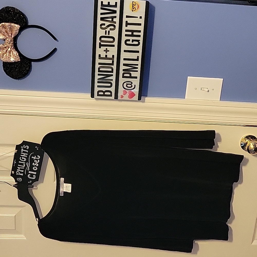 Kiara XL Black V-Neck Long Sleeve Top Travel